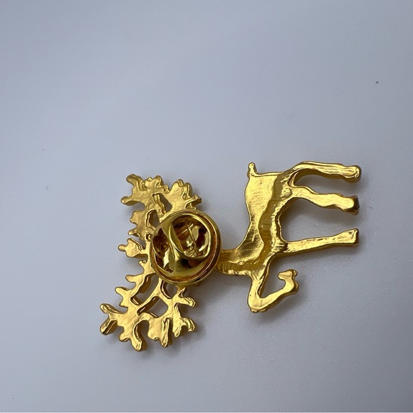 Reindeer or Deer Gold Tone Brooch Pin - Picture 2 of 2